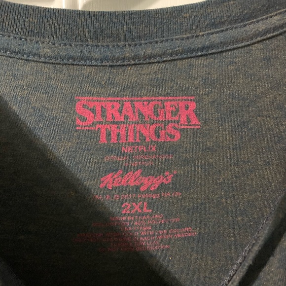 2017 Stranger Things waffle T-shirt by Netflix and Kellogg’s - Picture 3 of 4